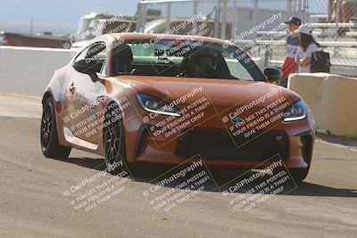 media/Dec-03-2023-Speed Ventures (Sun) [[63e011f1de]]/1-Pre Grid-Track Entry/